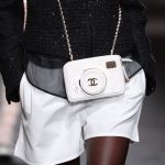 Modella con small bag | lecceshoes scrpe ed accessori | Lecceshoes shop online