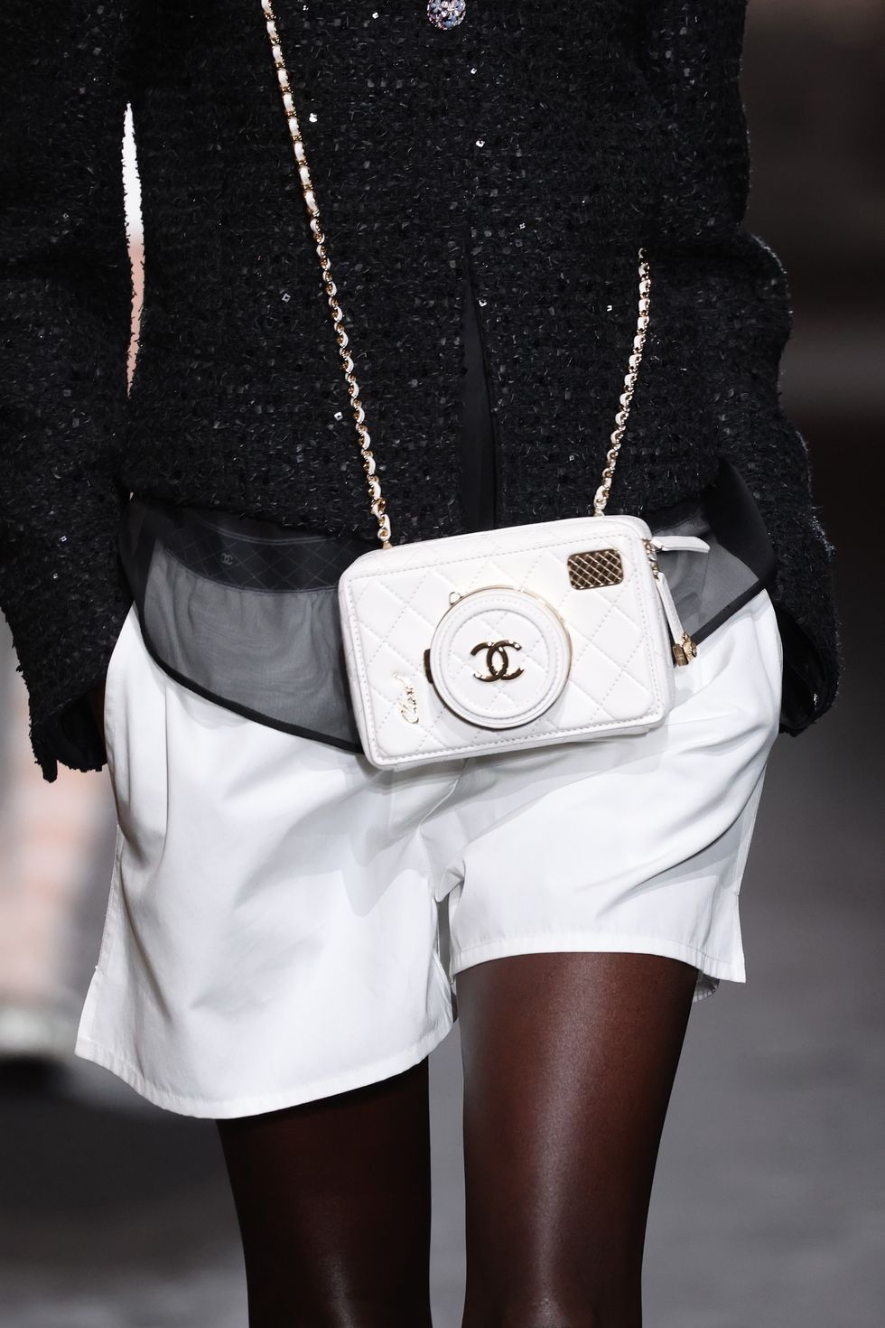Modella con small bag | lecceshoes scrpe ed accessori | Lecceshoes shop online